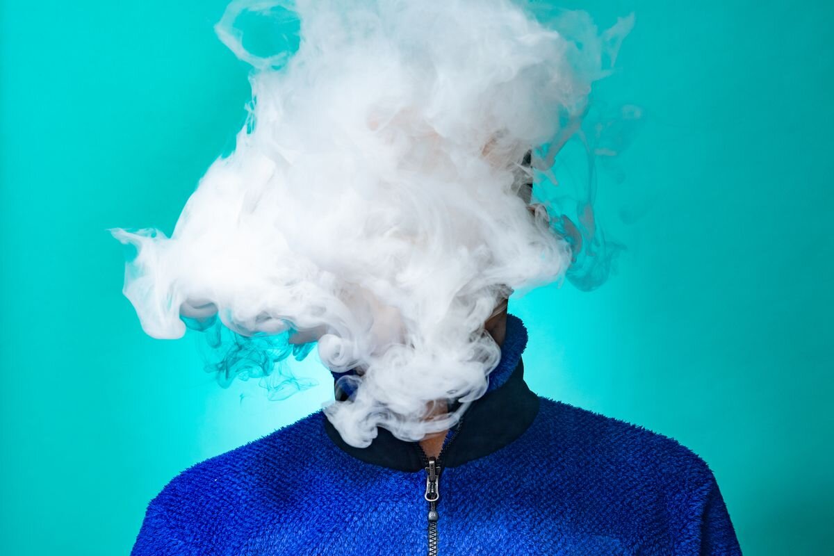 Dr. Paul McKinley, DO BOARD-CERTIFIED FAMILY PHYSICIAN examines the urgent health update regarding vaping and e-cigarette use.